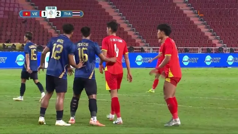 Tuyển Thái Lan gặp khó khăn trong sơ đồ chiến thuật thi đấu